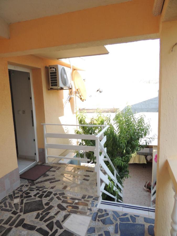 Apartman Husic Pag Town Exterior foto