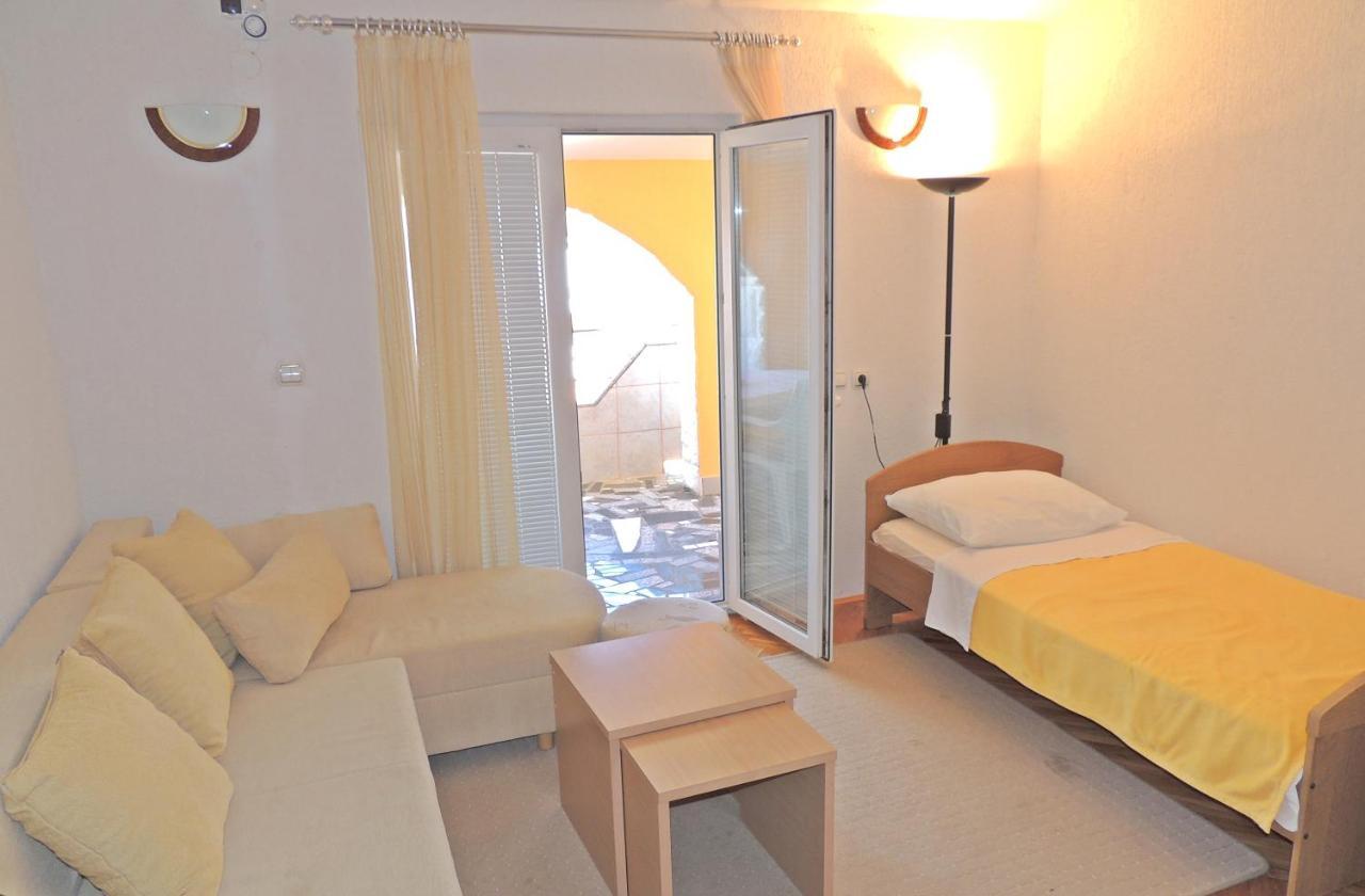 Apartman Husic Pag Town Exterior foto